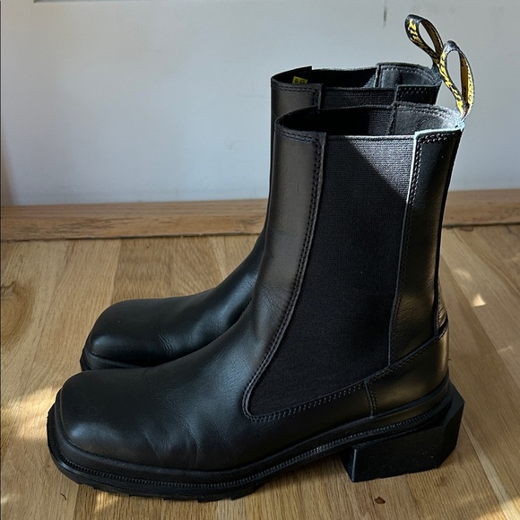 Dr. Martens Maybole Black Leather Chelsea Boots - Picture 2 of 9